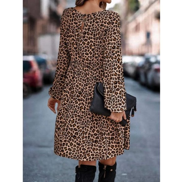 Keyhole Back Ruffle Hem Smock Leopard Print Dress - Picture 3 of 4